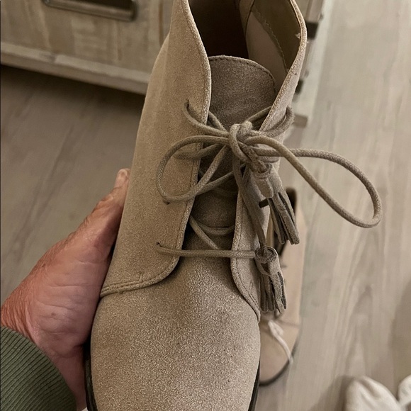 Restricted Women's Lace Up Tan Ankle Boots
Rodeo Western Cowboy attire sz 8 - Picture 4 of 7